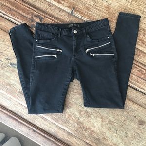 🌈SOLD Zara black zipper ankle crop skinnies 🌈